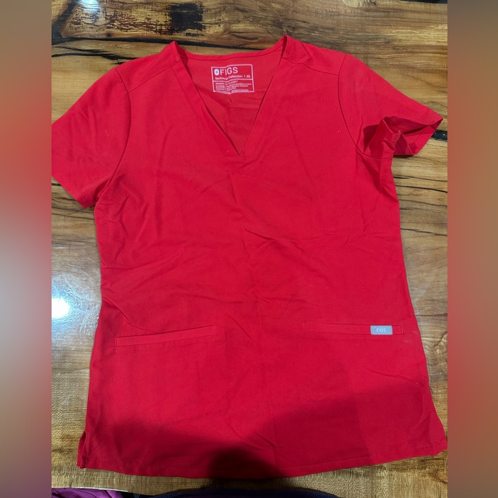Figs 2 pocket scrub top
